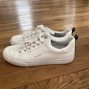 Tommy Hilfiger white leather tennis shoes